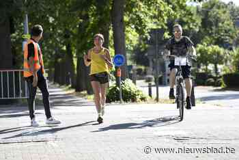 Teams lopen en handbiken tijdens Run To Walk Again