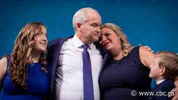 Conservatives divided on what to do about Erin O'Toole after election loss