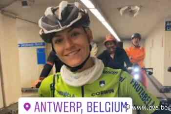 In de fietserstunnel van Antwerpen moet iedereen wachten, ook tweevoudig Tourwinnaar Tadej Pogacar - Gazet van Antwerpen