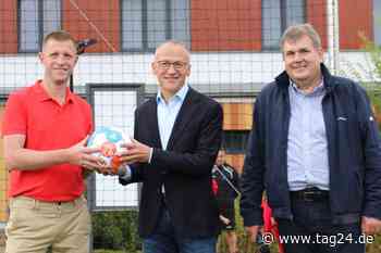 Dresden: Kunstrasen ohne Mikroplastik! Striesens Nachwuchs kann auf Kork kicken - TAG24