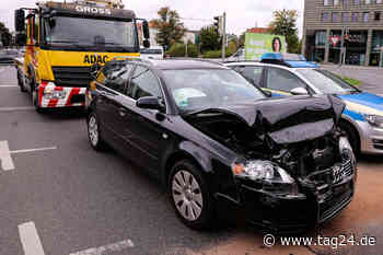 Radler fährt über rote Ampel und verursacht schweren Auffahrunfall in Dresden - TAG24