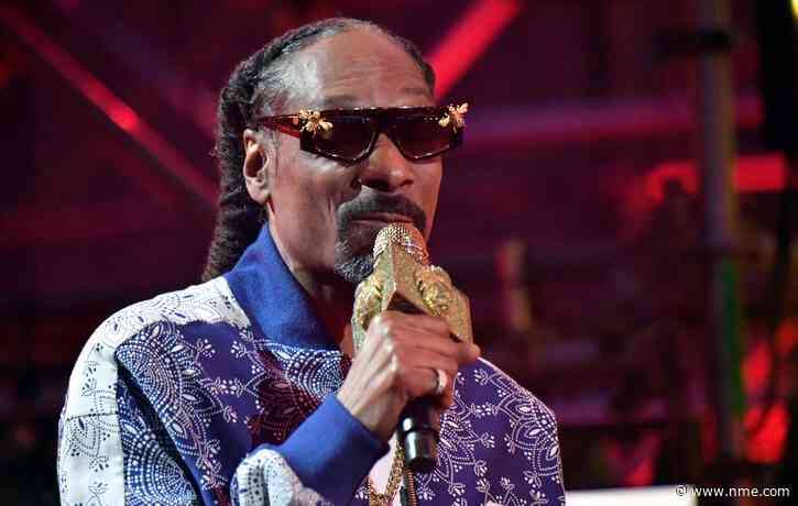 Snoop Dogg claims to run popular NFT Twitter account