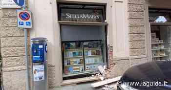Sfonda con l'auto una vetrina in via Carlo Emanuele a Cuneo - La Guida - LaGuida.it