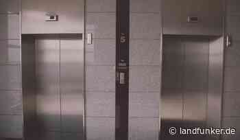 BRUCHSAL | Person in Aufzug Reserveallee eingeschlossen - Landfunker