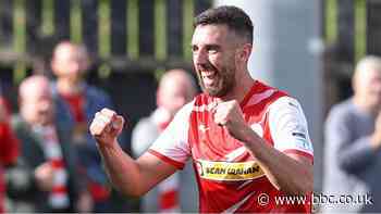 Gormley hits double as pacesetting Reds see off Swifts - BBC News