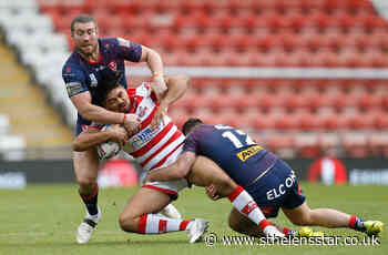 St Helens sign James Bell from Leigh Centurions - St Helens Star