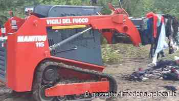 Modena, rogo nel degrado di San Cataldo: «Allacci abusivi di corrente» - La Gazzetta di Modena