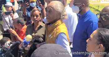 Video Shows Al Sharpton Forced to Shut Down Border Press Conference When Protesters Descend: 'Get Out of Texas'