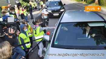 Florian Niederlechner kontrolliert Autofahrer vor Grundschule - Augsburger Allgemeine