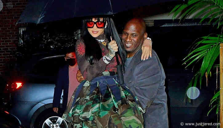 Rihanna's Bodyguard Carried Her from the Car to the Sidewalk - See the Photos!