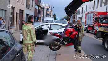 Motard en chauffeur gewond na botsing in Lebbeke - TV Oost