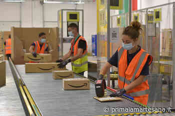 Parte l'era Amazon a Pioltello con la prima consegna: una porta da calcio - Prima la Martesana