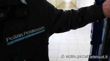 Due agenti aggrediti da un detenuto nel carcere di Enna - Gazzetta del Sud - Edizione Sicilia
