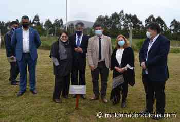 Embajador de Japón visitó Pan de Azúcar y plantó dos cerezos en el hogar de ancianos - maldonadonoticias.com