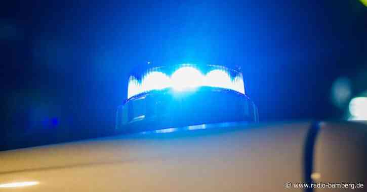 Nach Ruhestörung zersticht Partygast Reifen an Polizeiauto