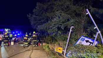 Pkw rammte Verkehrsschild in Schwarzau am Steinfeld - NÖN.at