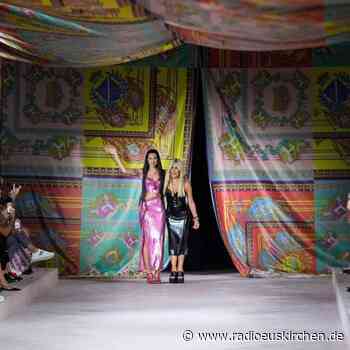 Prominente Models bei Versace in Mailand - radioeuskirchen.de