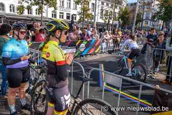 Veel vrouwen langs WK-parcours in Antwerpen: “Vrouwen zijn de mannen aan het inhalen in de sport”
