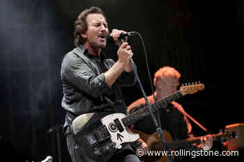 See Eddie Vedder Cover R.E.M., Pretenders at Ohana Festival