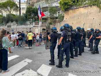 "Estro collabo", gaz lacrymogène... La police repousse des manifestants qui voulaient défiler devant le domicile du maire de Nice