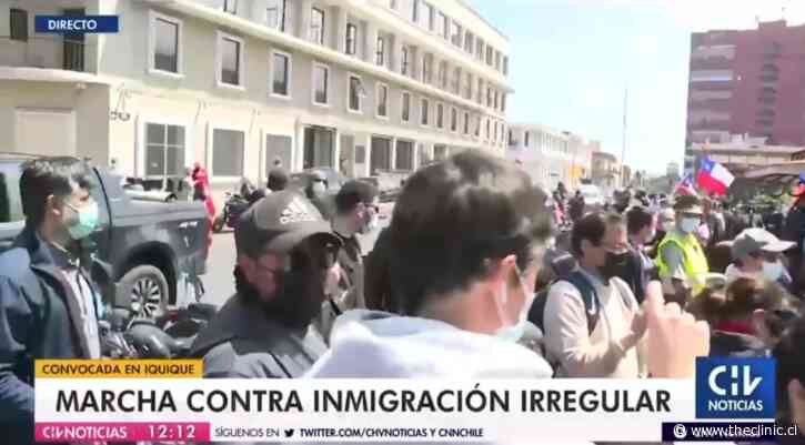VIDEO. “Comienzan las agresiones hacia nosotros”: Roberto Cox fue encarado en marcha contra la inmigración en Iquique