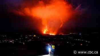 Volcanic ash cloud closes airport on Spanish island, as new vent prompts concern