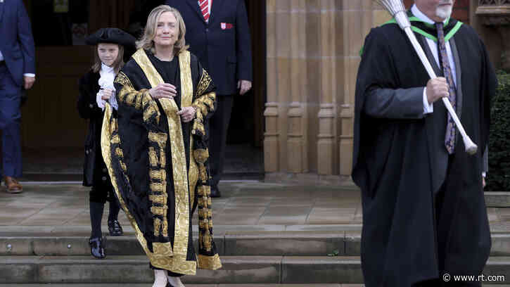 Defiant Clinton tells Twitter to call her ‘Madam Chancellor,’ as fans fantasize on her being POTUS & critics call her ‘Palpatine’