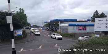 Queues for fuel continue across Black Country - Dudley News