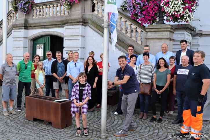 Lokale helden hijsen klimaatvlag