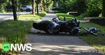 Motorrijder in levensgevaar na botsing met auto in Schilde - VRT NWS