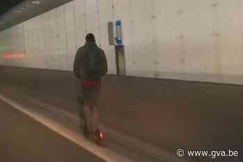 Man op elektrische step bolt door Kennedytunnel richting Antwerpen - Gazet van Antwerpen