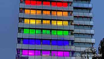 Siegen: Regenbogen am Kreishaus Bekenntnis für Grundrechte - Westfalenpost