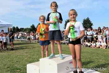 Schoolkinderen lopen voor medaille en een appel (Zemst) - Het Nieuwsblad