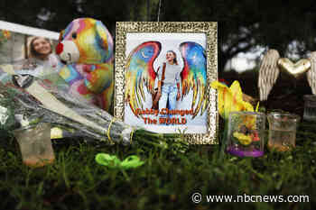 Gabby Petito funeral held for the public as Brian Laundrie manhunt continues