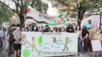 I giovani di Modena in piazza per l'ambiente - Gazzetta di Modena