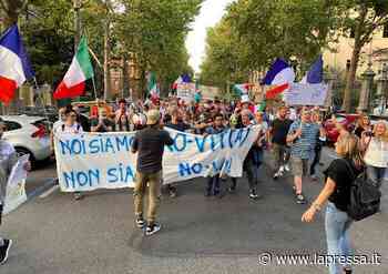 Modena, corteo pacifico in centro contro il Green Pass: sfilano in 500 - La Pressa
