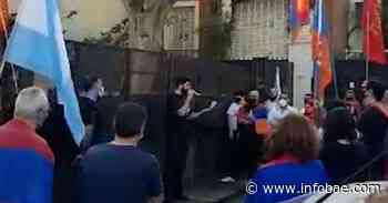 La comunidad armenia de Buenos Aires protestó frente a la embajada de Azerbaiyán contra la guerra en Nagorno Karabaj - infobae