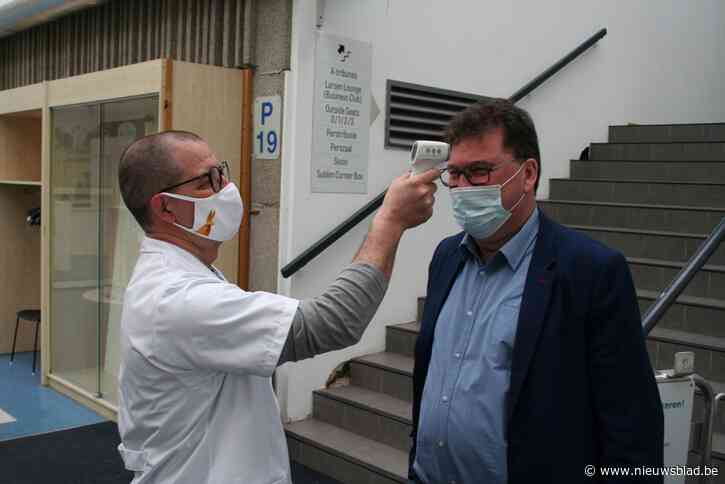 Hier herneemt het gewone leven zich stilaan en dus moeten gemeenten razendsnel op zoek naar nieuwe vaccinatiezaal voor derde coronaprik