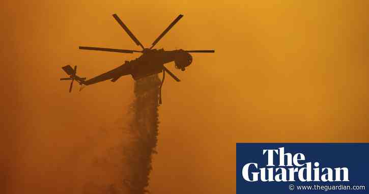 Smoke from Fawn fire in California paints sky orange – video