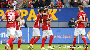 3:0 gegen den FC Augsburg: SC Freiburg gewinnt zum Abschied vom Dreisamstadion - Tagesspiegel
