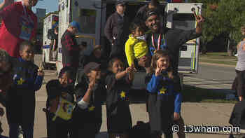 Rochester teacher sets example in marathon run - 13WHAM-TV