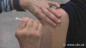 Tensions mount at Manitoba immunization sites as vaccine mandates loom, workers say