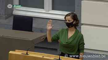 Beringse Hilal Yalçin legt eed af in Vlaams Parlement