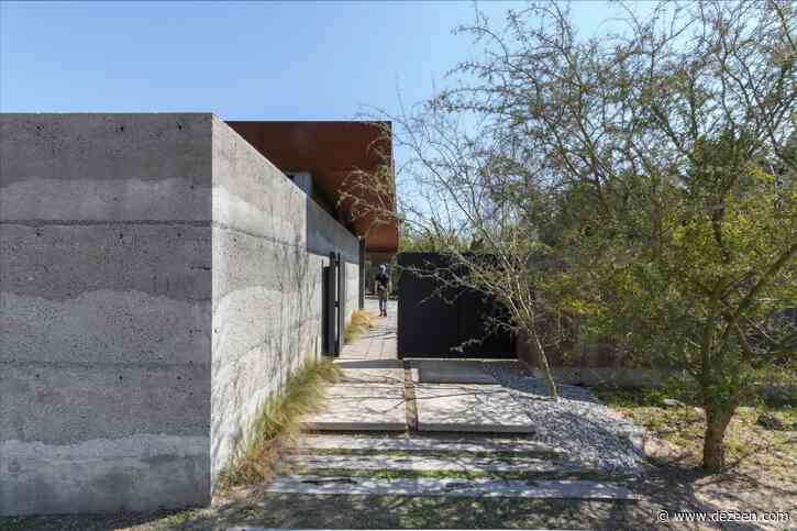 Roberto Benito incorporates naked materials into Vivienda Texturas in Cordoba