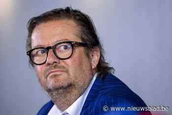 Marc Coucke woont competitiewedstrijd van Anderlecht in Oost... - Het Nieuwsblad