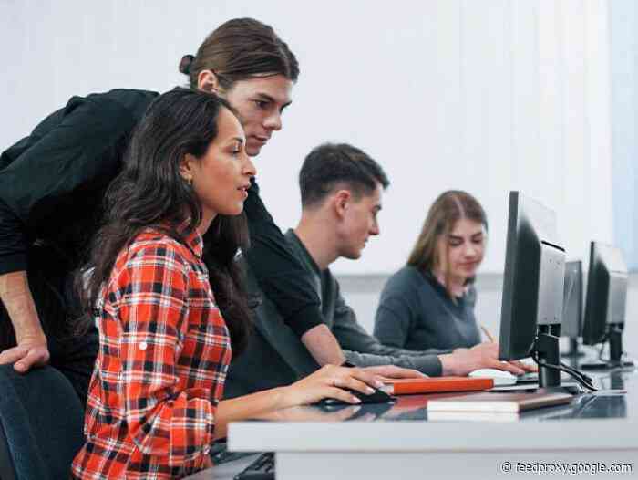Deals: 2021 CompTIA Master Certification Training Bundle, save 95%