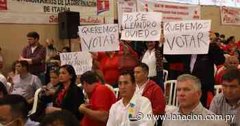 Colorados de José Leandro Oviedo denunciaron ser eliminados del padrón electoral - La Nación.com.py
