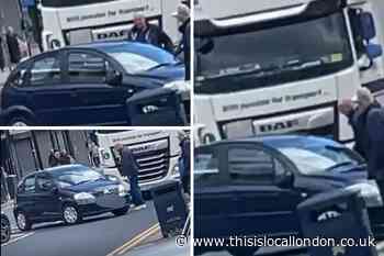 Shell petrol station Welling: Disturbance between drivers