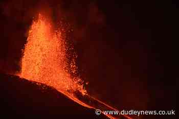 Lava from Spanish island volcano quickens pace towards sea - Dudley News