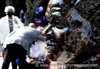 New William Warfield bust is one dream 'about many dreams'
